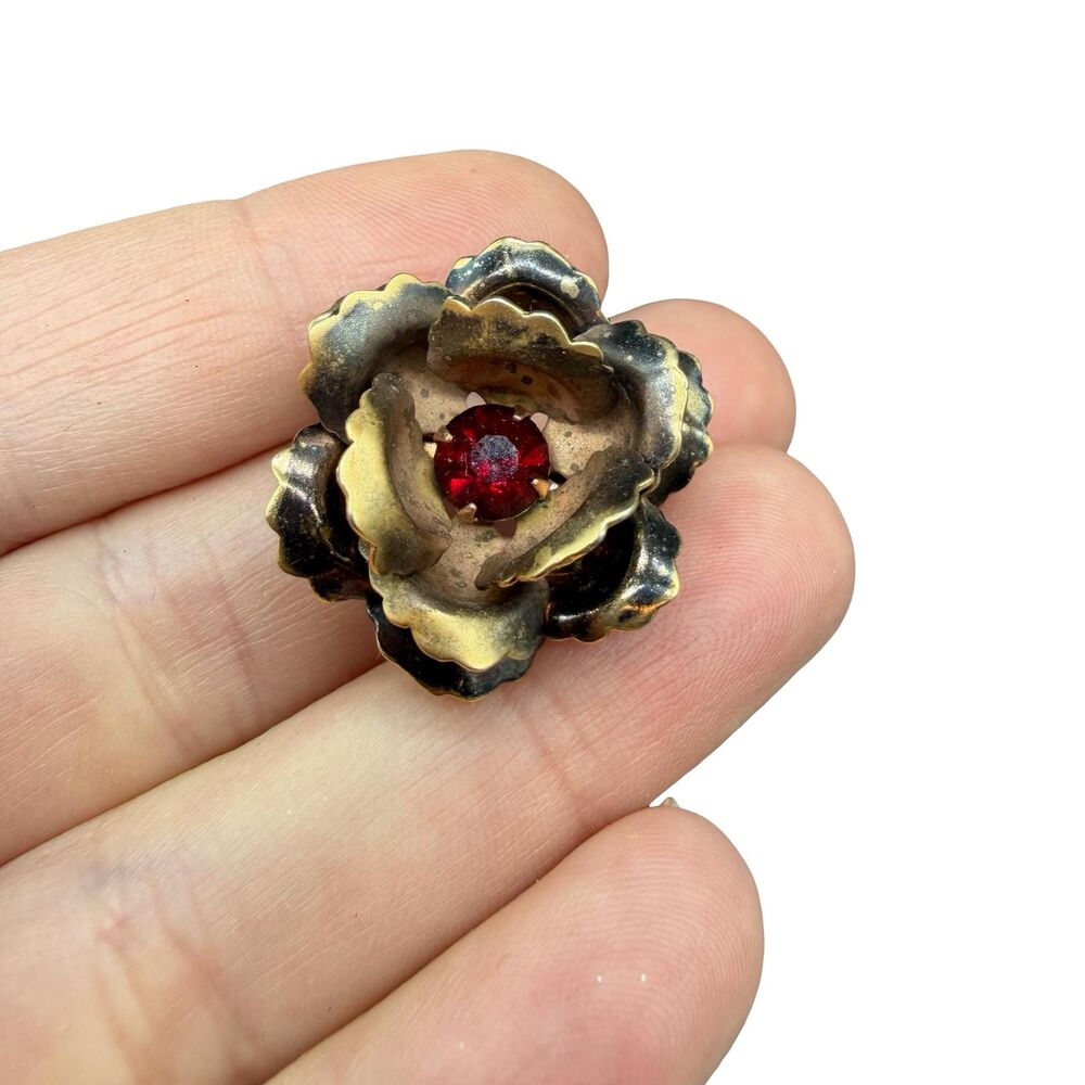 Vintage Tiny Flower pin floral brooch